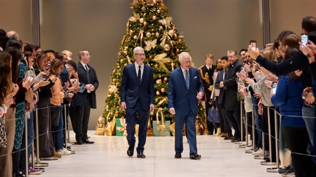 Apple’s U.K. headquarters welcome His Majesty King Charles III, December 12 1 Apple Battersea community impact Tim Cook and King Charles III https://mobilityground.com/wp-content/uploads/2024/12/Apple-Battersea-community-impact-Tim-Cook-and-King-Charles-III.webp