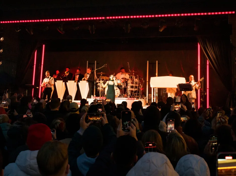 Apple’s U.K. headquarters welcome His Majesty King Charles III, December 12 8 Apple Battersea community impact performace by RAYE https://mobilityground.com/wp-content/uploads/2024/12/Apple-Battersea-community-impact-Tim-Cook-and-King-Charles-III.webp