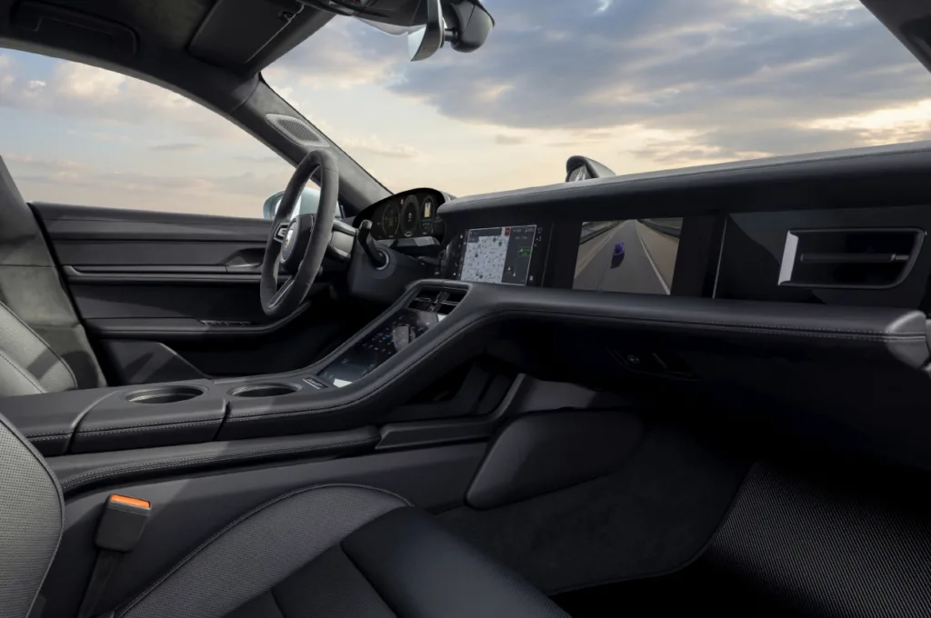 포르쉐 타이칸 터보 GT 공식 출시, 1,034마력 강력한 성능 느껴보라 4 포르쉐 타이칸 터보 (Porsche Taycan Turbo)