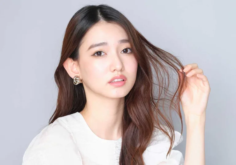 オートサロンTV 3人目のMCは黒木麗奈さん