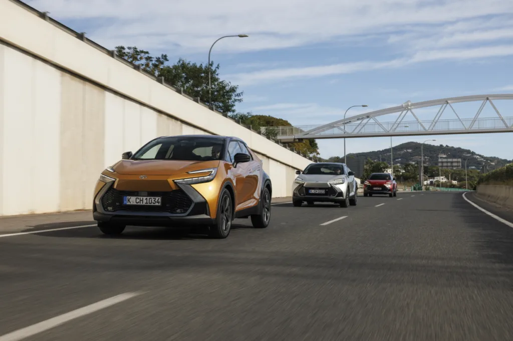 토요타 C-HR, 유럽서 인기 증명하듯 100만 대 판매 돌파 2 토요타, Toyota C-HR hits one-million sales in Europe