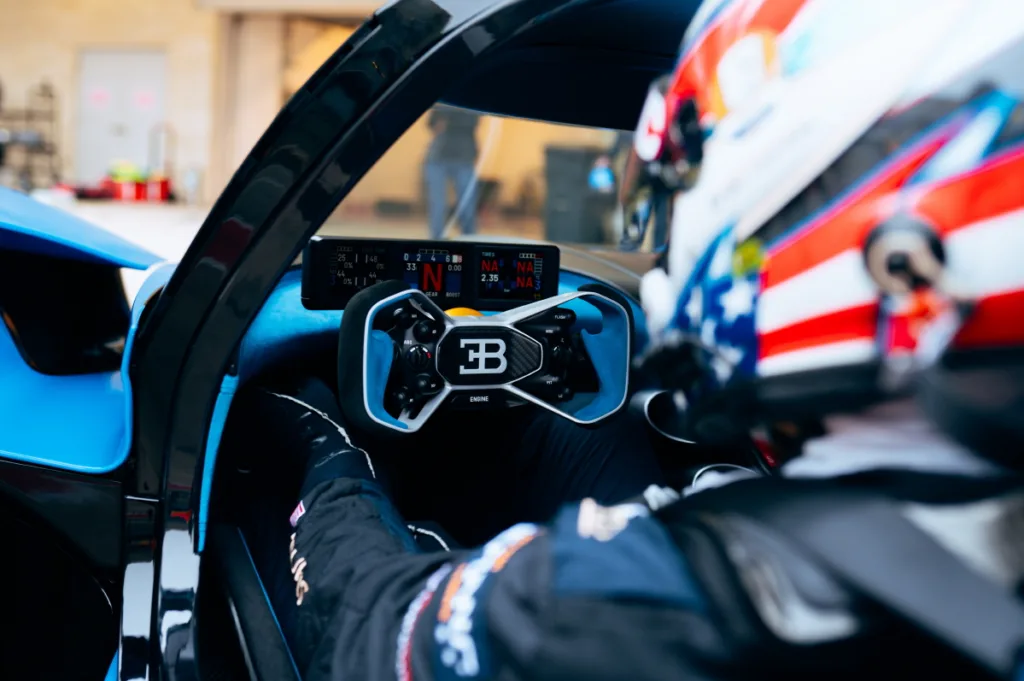 부가티 볼리드, Bugatti Bolide: a customer’s first track experience at the iconic circuit of the Americas