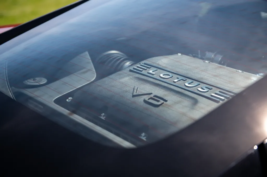 극한의 즐거움을 위해, 로터스 에미라 V6 수동변속기 출시 2 “수동∙슈퍼차저∙미드십… 높은 희소성과 소장 가치!” 로터스자동차코리아, 2025년형 에미라 V6 MT 모델 출시