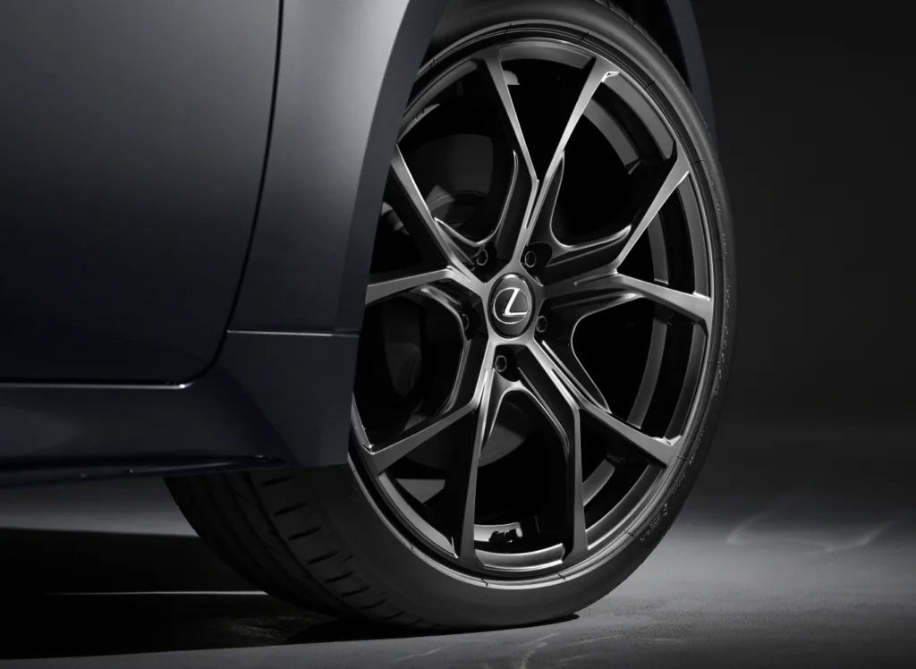 렉서스 IS300h, 렉서스 IS300h F SPORT(LEXUS、「IS300h／IS300」に特別仕様車“F SPORT Mode Black Ⅳ”を設定)