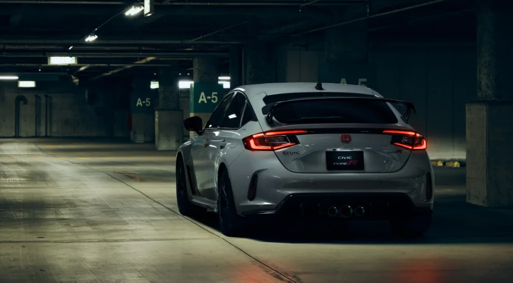 혼다 시빅 타입 R 레이싱 블랙 패키지 (Hondaは、「CIVIC TYPE R（シビック タイプアール）」に新たなドライビングプレジャー価値を加えるパッケージ「RACING BLACK Package（レーシングブラックパッケージ）」を設定し、1月23日（木）に発売します。)