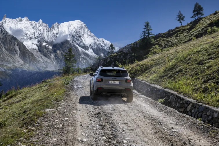 Jeep Avenger 4xe The North Face Edition premiere for Belgian customers 3 지프 어벤저 4xe 노스페이스 에디션 (JeepAvenger4xeTheNorth3FaceEdition)
