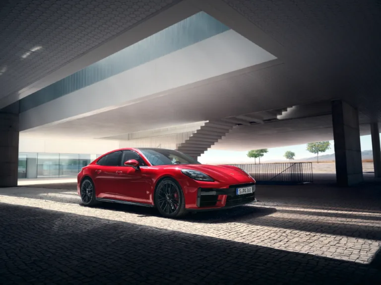 신형 포르쉐 파나메라 GTS (Porsche Panamera GTS)