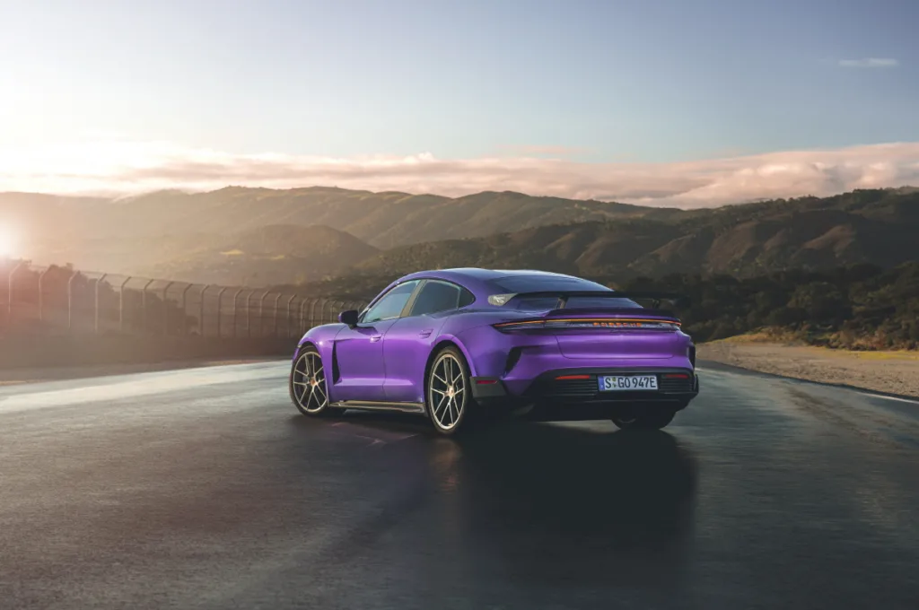 제로백 2.2초, 포르쉐 타이칸 터보 GT 바이작 패키지 5 포르쉐 타이칸 터보 바이작 패키지 (Porsche Taycan Turbo)