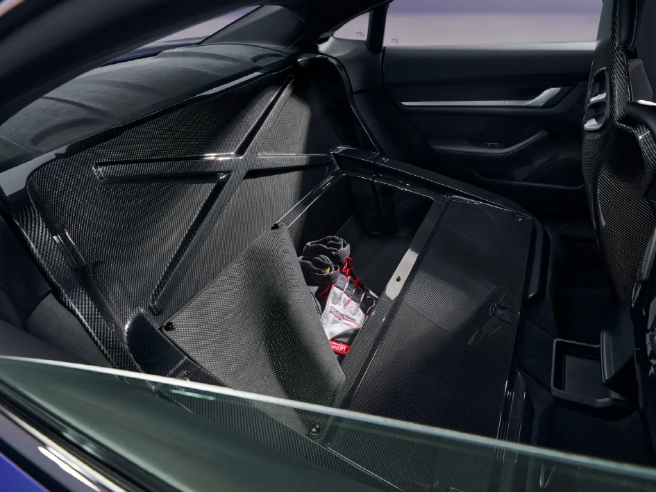 제로백 2.2초, 포르쉐 타이칸 터보 GT 바이작 패키지 3 포르쉐 타이칸 터보 바이작 패키지 (Porsche Taycan Turbo)