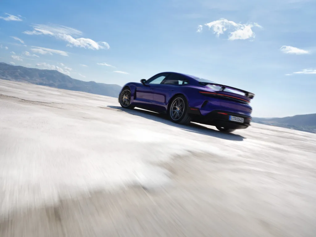 제로백 2.2초, 포르쉐 타이칸 터보 GT 바이작 패키지 4 포르쉐 타이칸 터보 바이작 패키지 (Porsche Taycan Turbo)