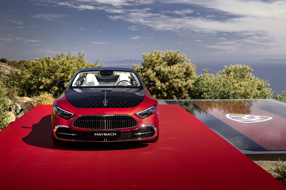 디 올-뉴 메르세데스-마이바흐 SL, Der neue Mercedes-Maybach SL 680 Monogram Series für das ultimative Open-Air-Erlebnis (vorläufige Werte, Energieverbrauch kombiniert: 13,7l/100 km; CO2-Emissionen kombiniert: 312 g/km; CO2-Klasse: G);Mercedes-Maybach SL 680 Monogram Series (vorläufige Werte, Energieverbrauch kombiniert: 13,7 l/100 km | CO2-Emissionen kombiniert: 312 g/km | CO2-Klasse: G)* The all-new Mercedes-Maybach SL 680 Monogram Series, for the ultimate open-air experience (provisional figures, combined energy consumption: 13.7 l/100 km; combined CO2emissions: 312 g/km; CO2 class: G);Mercedes-Maybach SL 680 Monogram Series (provisional figures, combined energy consumption: 13.7 l/100 km | combined CO2 emissions: 312 g/km |CO2 class: G)*