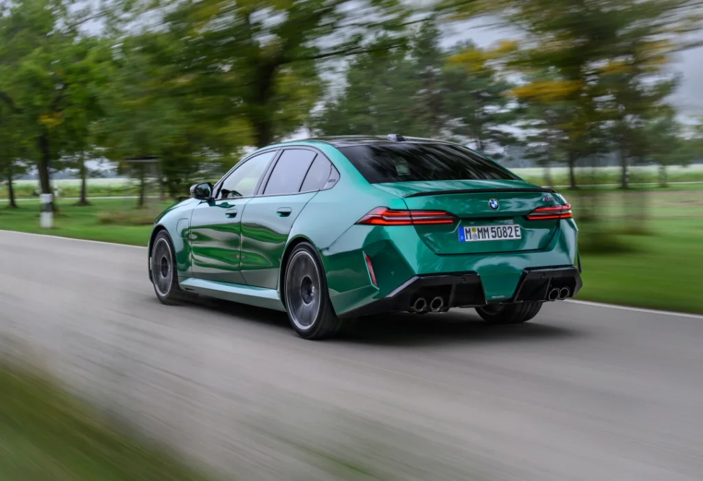 ‘BMW 뉴 M5’ 공식 출시, 가슴이 뛰지 않을 이유가 없다 2 BMW M5