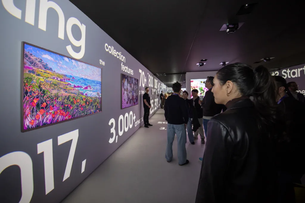 삼성전자, CES 2025에서 아트 TV 리더십 선보여(1)