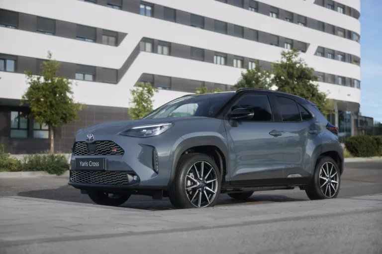 토요타 야리스 크로스 GR SPORT (Toyota Yaris Cross GR SPORT)