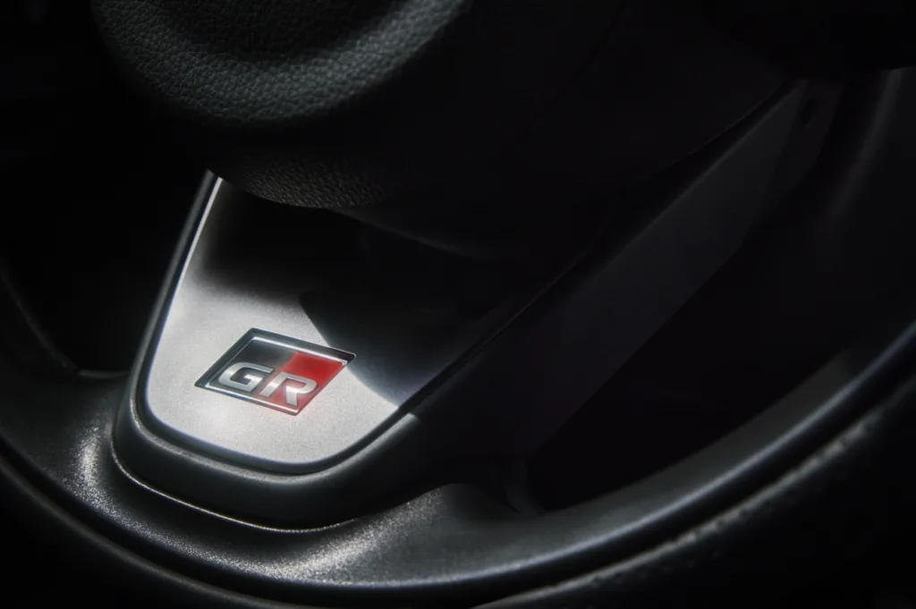 토요타 야리스 크로스 GR SPORT (Toyota Yaris Cross GR SPORT)