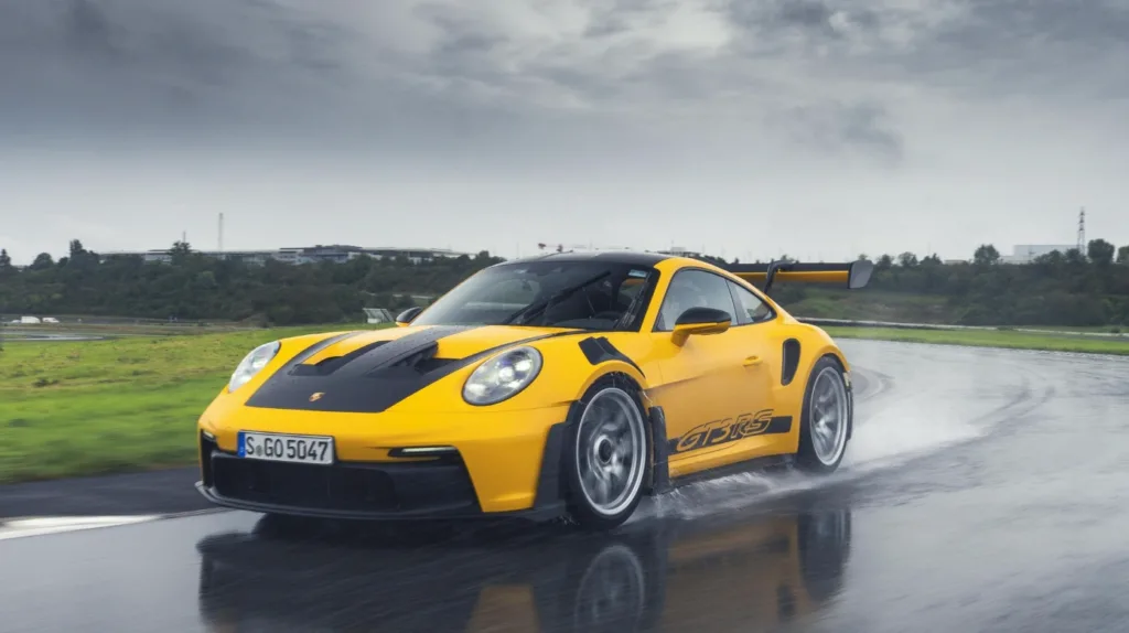 Porsche 911 GT3 RS Wet tyre from Michelin for the track-day season 2 포르쉐 911 GT3 RS 미쉐린 WET 타이어(Wet tyre from Porsche and Michelin extends the track-day season)