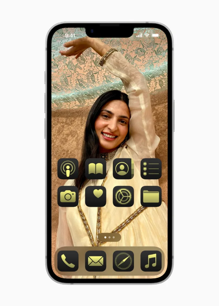 Apple debuts iPhone 16e: A powerful new member of the iPhone 16 family 20 Apple-iPhone-16e-iOS-18-customized-icons-250219_inline.jpg.large_2x