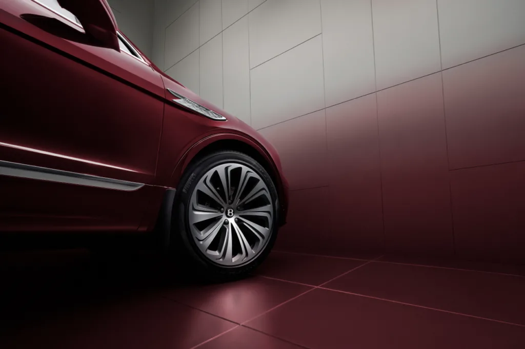 벤틀리 벤테이가 아틀리에 에디션(Mulliner legacy colours return for new Bentayga Atelier Edition)