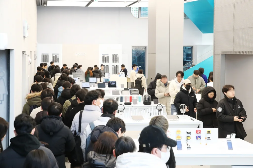 갤럭시 S25 시리즈, 역대 최단 기간 100만대 판매 돌파 3 갤럭시 S25 시리즈 국내 100만대 판매 돌파