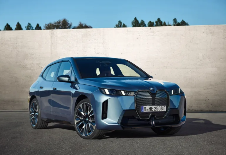 BMW 뉴 iX xDrive60 (1)