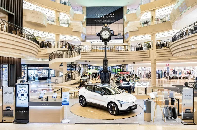 직접 보면 더 빠질거에요, 전국에서 볼보 EX30 팝업 스토어 진행 2 _볼보자동차코리아, 전국 주요 9개 백화점 및 쇼핑몰에서 차세대 순수 전기 SUV, 볼보 EX30 팝업 스토어 진행