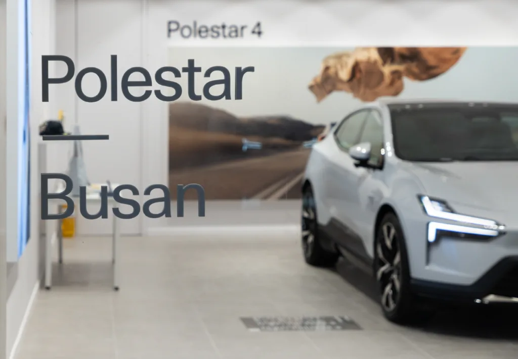 폴스타 4 (Polestar 4)