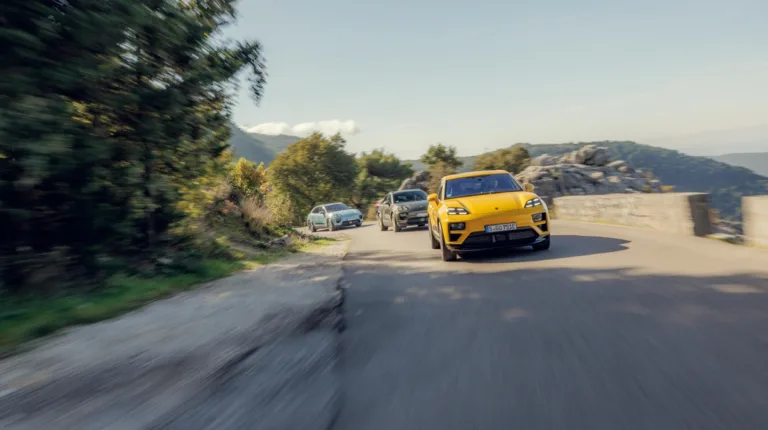 포르쉐 마칸 일렉트릭(Hairpin heaven with the Macan in Montenegro)