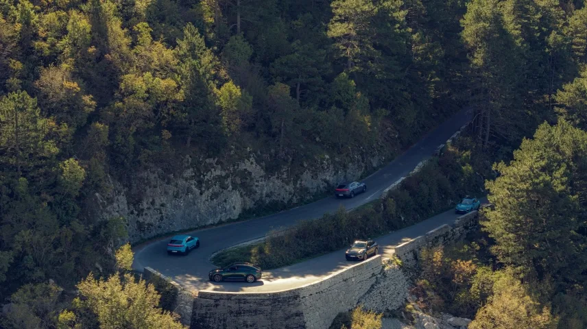 포르쉐 마칸 일렉트릭, 몬테네그로 해발 1000m 힐클라임 도전 3 포르쉐 마칸 일렉트릭(Hairpin heaven with the Macan in Montenegro)