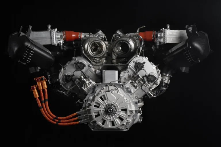 람보르기니 테메라리오 V8 트윈터보 기술(Lamborghini Temerario: a mechanical masterpiece)