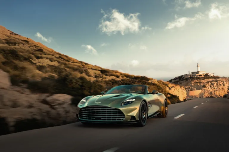 애스턴마틴 뱅퀴시 볼란테(Aston Martin Vanquish Volante)