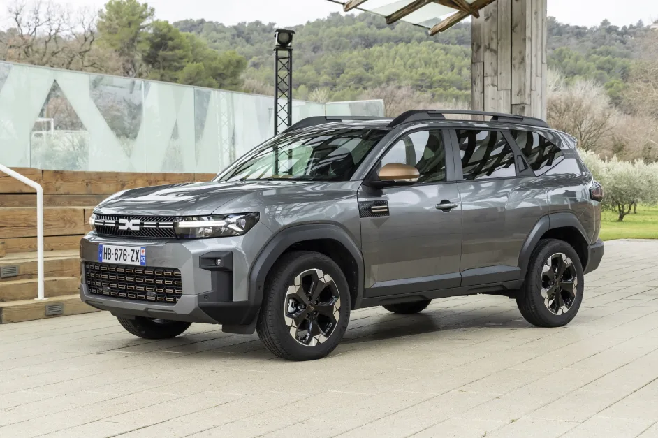 다치아 빅스터(Bigster: Dacia elevated essentials)