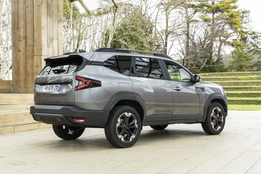 다치아 빅스터(Bigster: Dacia elevated essentials)