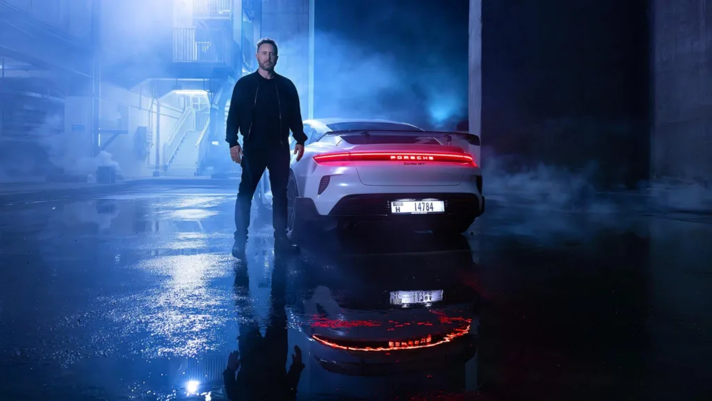 포르쉐 타이칸, 마칸 일렉트릭, 일렉트릭 뮤직 DJ와 3개의 광고 제작 1 포르쉐 마칸 일렉트릭 타이칸 터보 GT와 일렉트릭 뮤직 DJ 데이비드 게타 광고 캠페인(Speed of Light: Electrifying spectacle with David Guetta with Porsche Macan electric and Taycan Turbo GT)