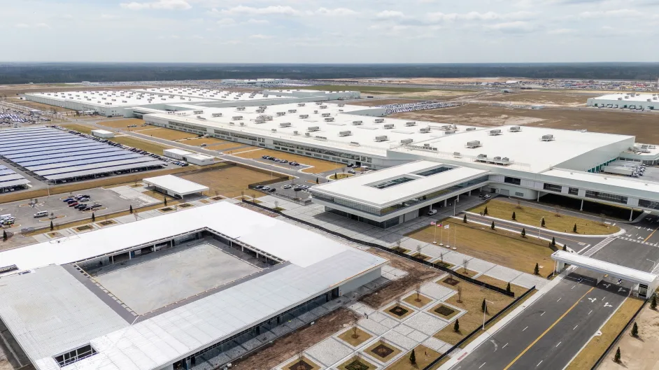 제네시스, 미국 관세 대응 위해 6월까지 신규 고객 가격 유지 시킨다 2 현대차그룹 메타플랜트 아메리카(HMGMA) 준공식 개최