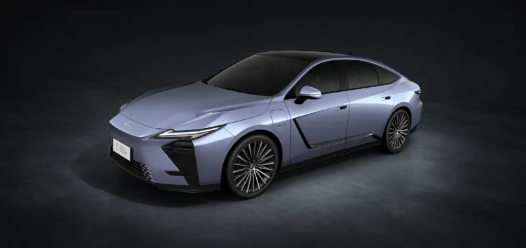 렉서스 ES 2025 상하이 모터쇼 최초 공개(LEXUSは、4月23日（水）～5月2日（金）に開催の上海モーターショー＊1で、新型「ES」を世界初公開しました。日本での発売は、2026年春頃を予定しています。)