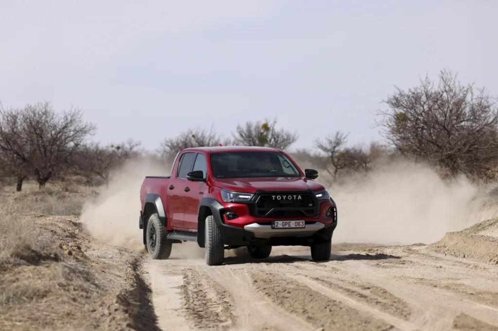 Toyota Hilux newly added hybrid 48V and GR SPORT II 8 토요타 하이럭스(The legend grows: introducing the Toyota Hilux Hybrid 48v and GR SPORT II)