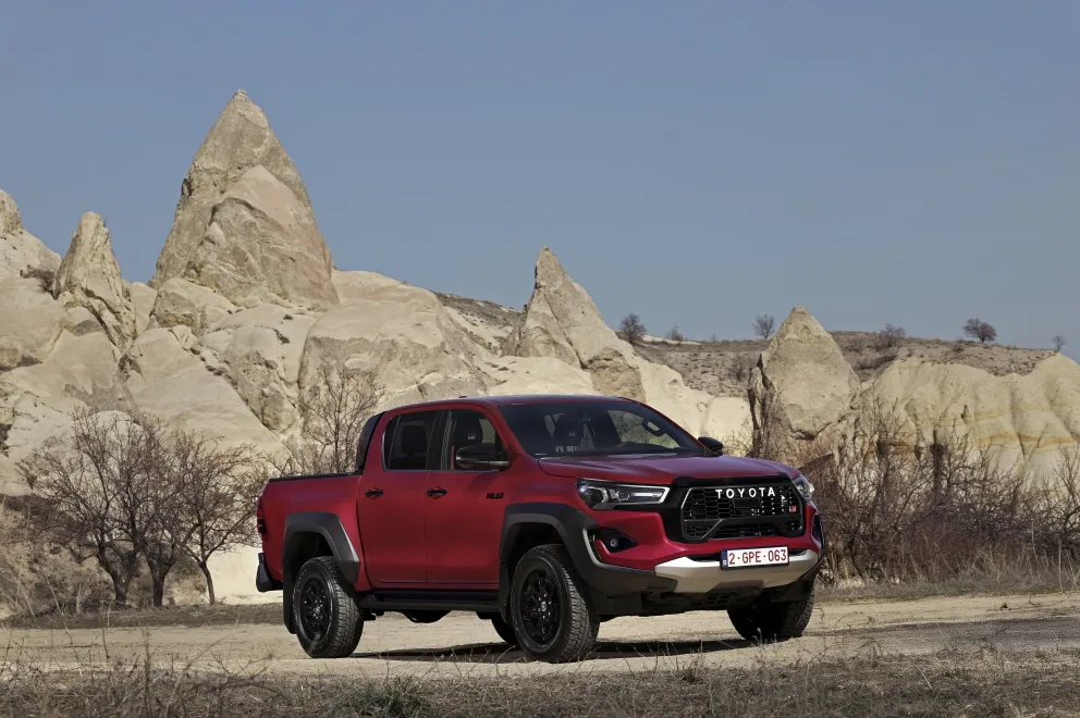 Toyota Hilux newly added hybrid 48V and GR SPORT II 7 토요타 하이럭스(The legend grows: introducing the Toyota Hilux Hybrid 48v and GR SPORT II)