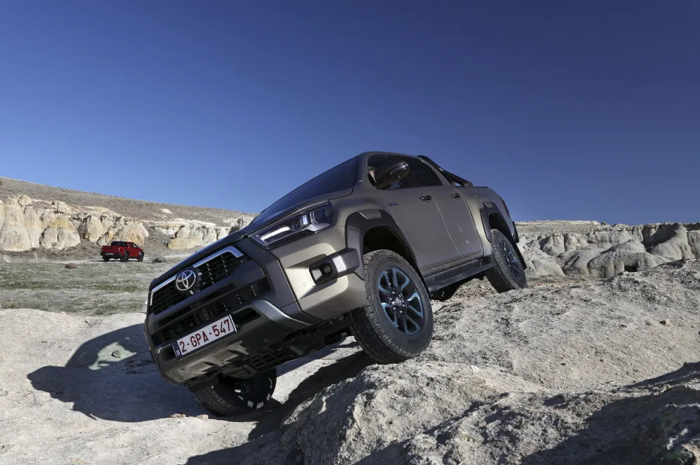 Toyota Hilux newly added hybrid 48V and GR SPORT II 2 토요타 하이럭스(The legend grows: introducing the Toyota Hilux Hybrid 48v and GR SPORT II)