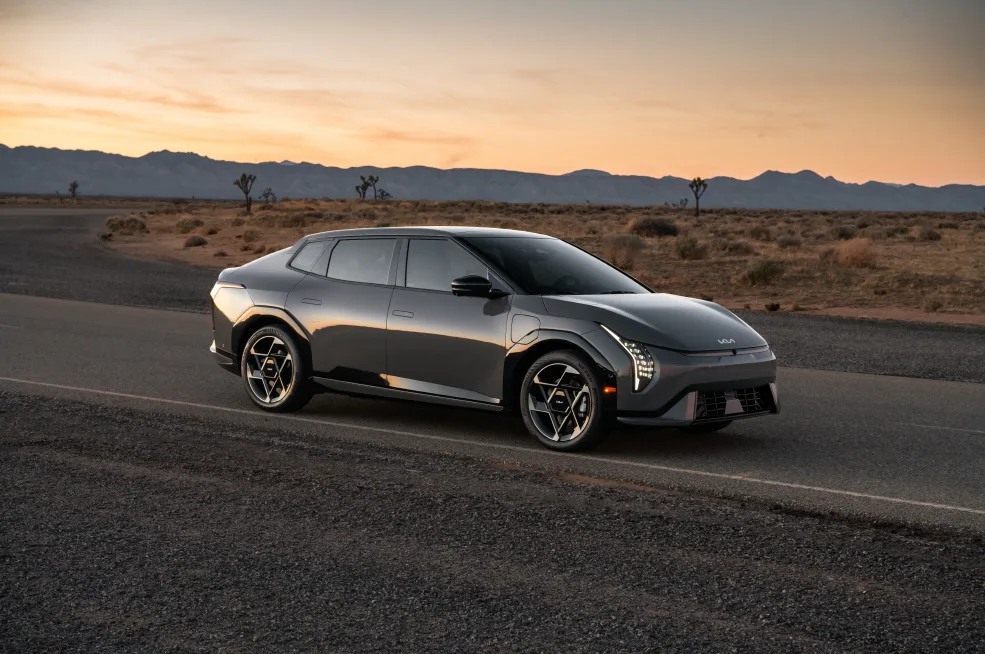 차세대 전기차 기아 EV4, '2025 뉴욕 국제 오토쇼'에서 북미 최초 공개 2 기아 EV4 (2026 K4)