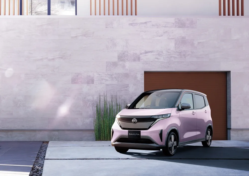 닛산 사쿠라 (Nissan Sakura,「日産サクラ」、3年連続で国内市場における電気自動車（EV）販売台数No.1を獲得)