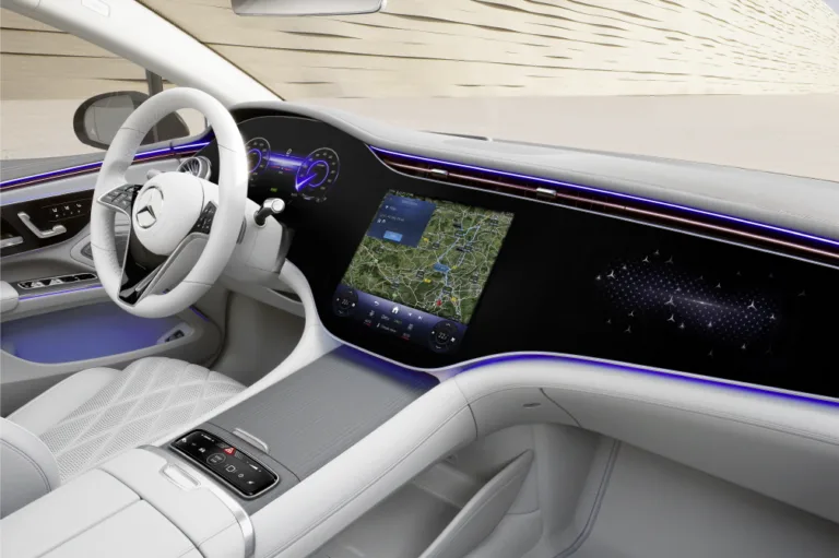 메르세데스-벤츠 MBUX 2.6 업데이트 시작, 200만 대 벤츠에 새로운 기능 추가 (New features over-the-air: Improved navigation with Electric Intelligence and Offroad Track)