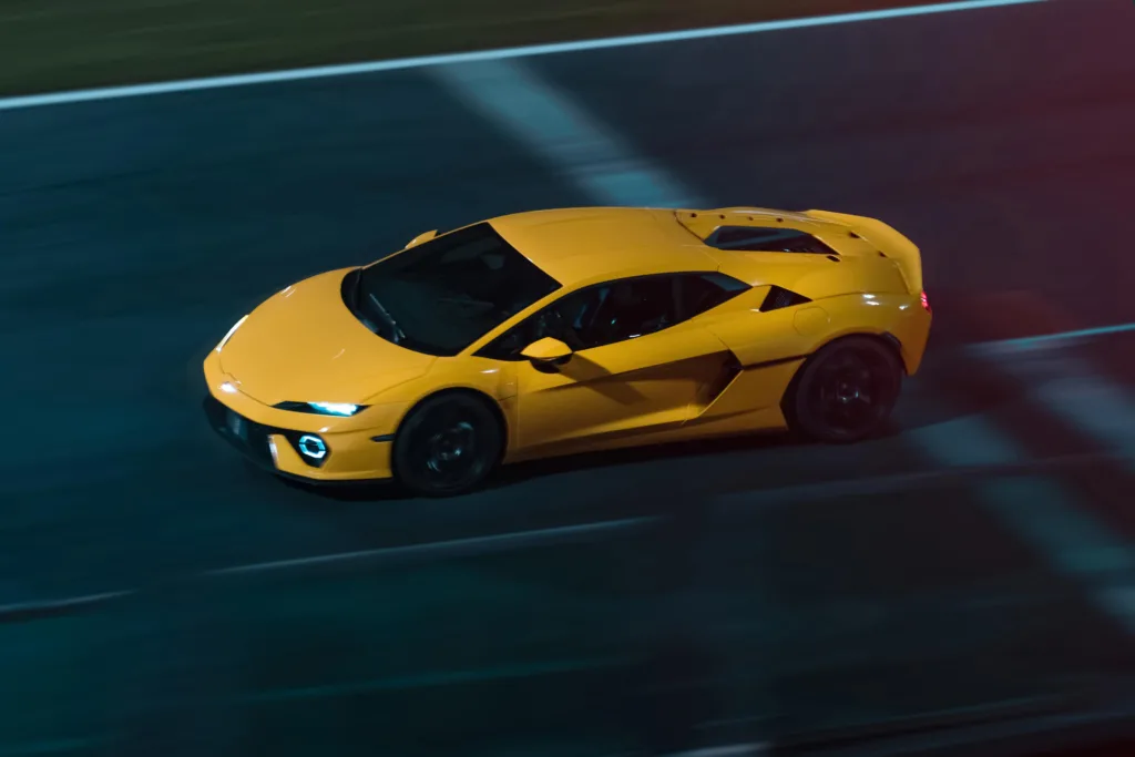 람보르기니 테메라리오(Andrea Caldarelli pushes the new Lamborghini Temerario to the limit)