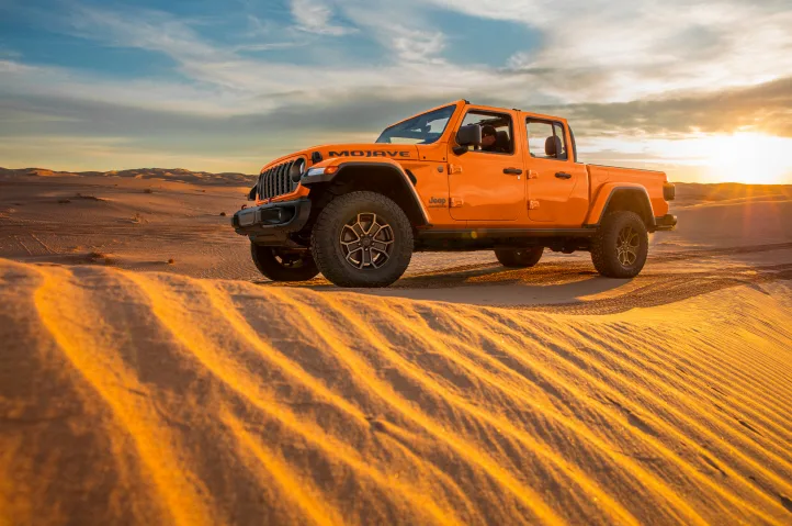 Jeep unveils exterior shade 'Joose' to mark 4x4 Day 2 지프 랭글러, 지프 글래디에이터 주스 컬러 (To mark 4x4 Day 2025, Jeep unveils its newest can’t miss exterior shade, Joose. The vibrant shade of orange is available to order now on both the iconic Jeep Wrangler and the industry's most capable midsize pickup, Jeep Gladiator. )
