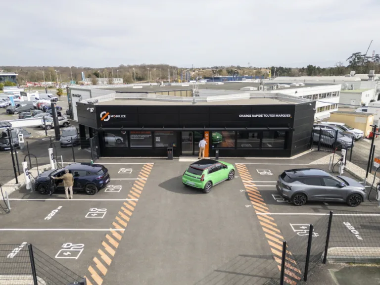 르노 모빌라이즈, 전기차 충전에 진심, 15분 충전에 400km 달린다