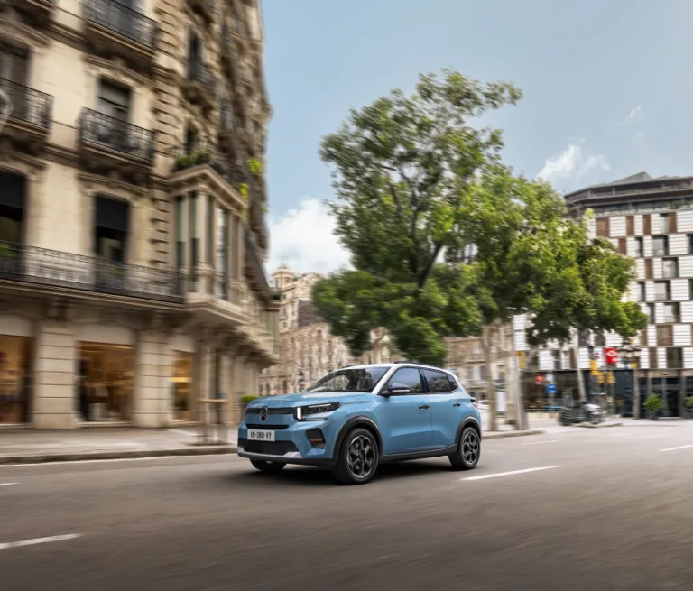 시트로엥 C3 하이브리드 (CITROËN OPENS ORDERS AND REVEALS PRICING FOR C3 HYBRID)