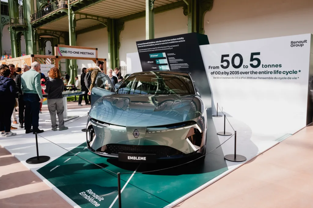 Renault Group, reducing CO2e by around 50% 1 Renault Group takes up the challenge of low-carbon and sustainable European automotive mobility