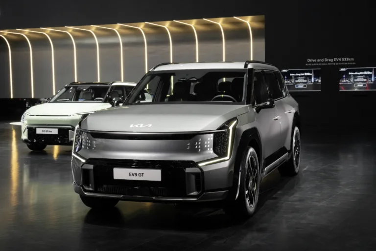 '2025 서울모빌리티쇼' 기아관 'EV 라인업 존'에 전시된 EV9 GT