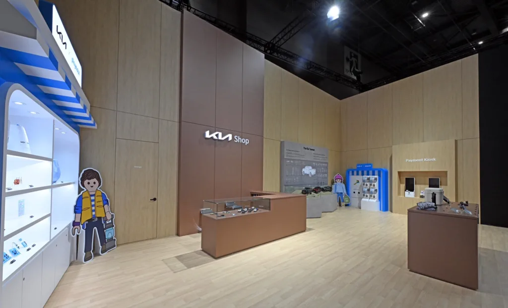 '2025 서울모빌리티쇼' 기아관 내 '기아샵(Kia Shop)' 전경