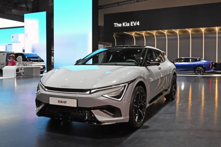 '2025 서울모빌리티쇼' 기아관 'EV 라인업 존'에 전시된 EV6 GT