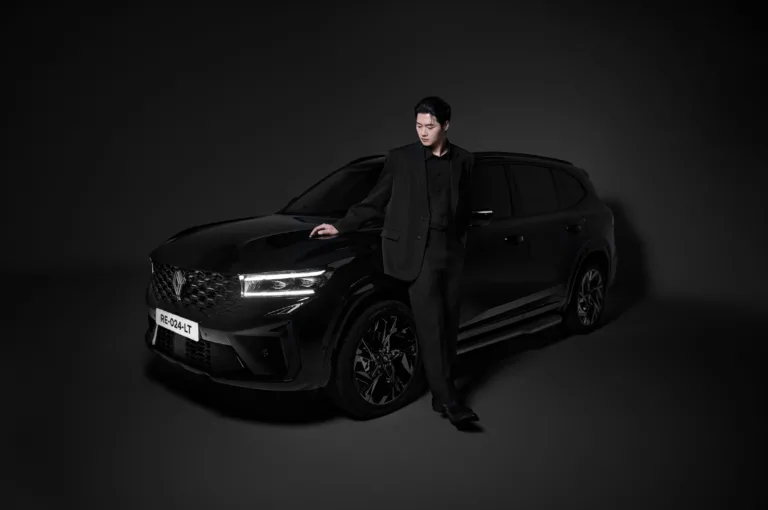 그랑 콜레오스 에스프리 알핀 누아르와 공식 앰버서더 오상욱 선수